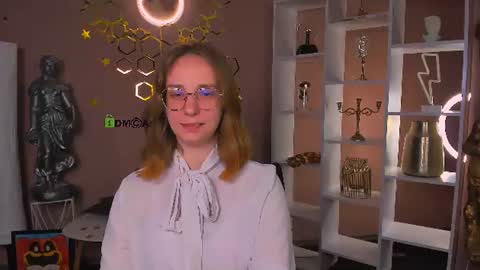 lina_fox12 online show from June 9, 2026, 5:52 am