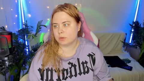 lina_linx online show from January 24, 2025, 10:19 pm