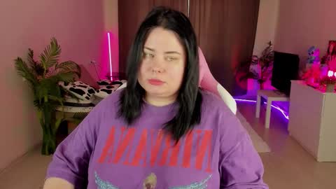 lina_linx online show from September 17, 2025, 5:09 am