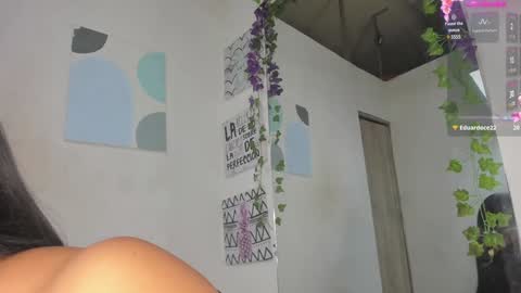 LINA SANCHEZ online show from December 4, 2024, 3:54 pm