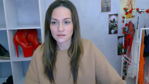 Lina online show from January 9, 2026, 7:44 am