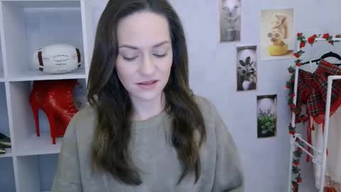 Lina online show from January 14, 2026, 6:52 am