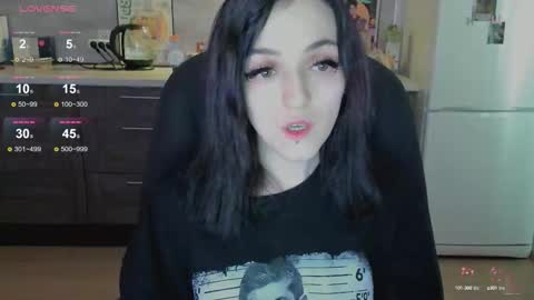 Lina 3  1715622743 online show from October 1, 2025, 8:20 am