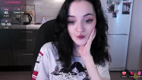 Lina 3  1715622743 online show from March 4, 2026, 8:09 am