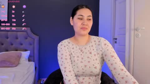 Lina online show from April 2, 2026, 11:30 am