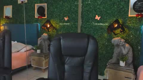 Lina  online show from October 25, 2025, 2:46 pm