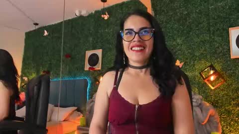 Snapshot of linagh chatting on March 5, 2026, 11:28 am Lina online show from March 5, 2026, 11:28 am