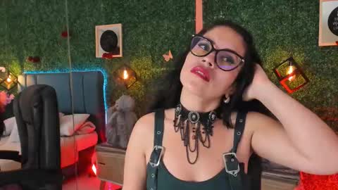 Snapshot of linagh chatting on March 6, 2026, 11:28 am Lina online show from March 6, 2026, 11:28 am