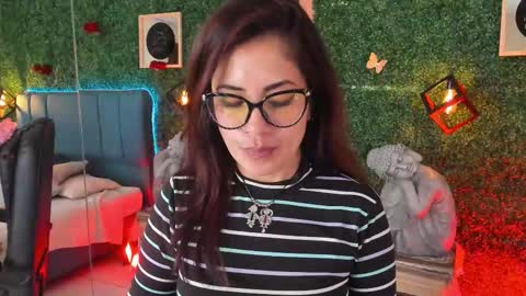 Snapshot of linagh chatting on March 9, 2026, 12:53 pm Lina online show from March 9, 2026, 12:53 pm