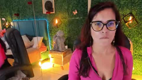 Snapshot of linagh chatting on March 28, 2026, 11:21 am Lina online show from March 28, 2026, 11:21 am