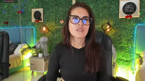 Lina  online show from May 9, 2026, 11:26 am