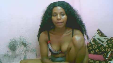 linah1123 online show from December 22, 2025, 12:40 am