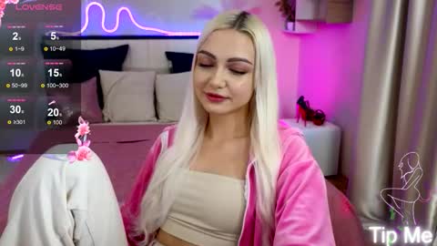 I am Lina online show from October 18, 2025, 2:29 pm