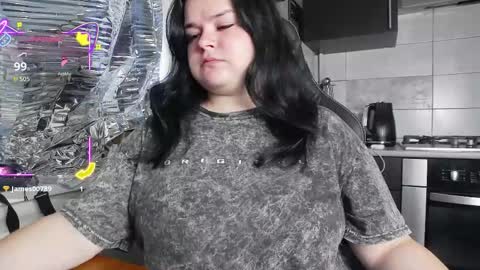 Lina online show from September 13, 2025, 6:13 am