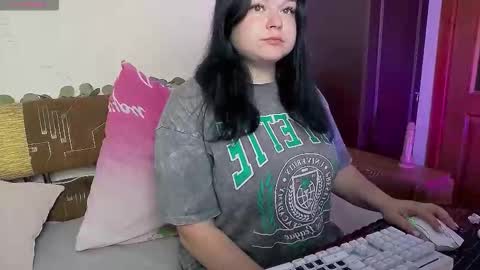 Lina online show from September 21, 2025, 5:42 am