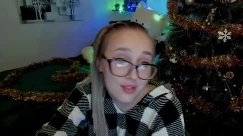 Snapshot of linatruly chatting on December 23, 2024, 11:17 pm Lina online show from December 23, 2024, 11:17 pm