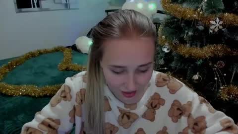 Snapshot of linatruly chatting on December 26, 2024, 12:03 am Lina online show from December 26, 2024, 12:03 am