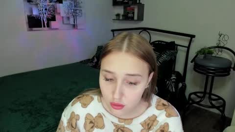 Snapshot of linatruly chatting on February 28, 2025, 12:43 am Lina online show from February 28, 2025, 12:43 am