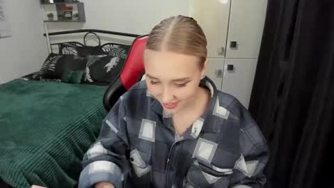 Snapshot of linatruly chatting on September 18, 2025, 9:39 pm Lina online show from September 18, 2025, 9:39 pm