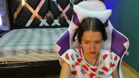  Linda  online show from December 13, 2024, 5:43 pm