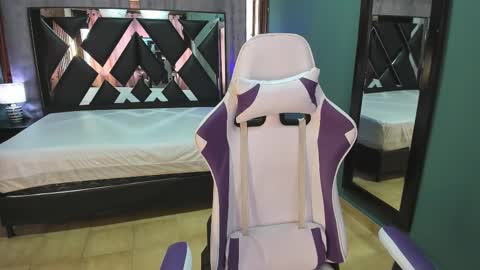  Linda  online show from March 1, 2025, 6:11 pm