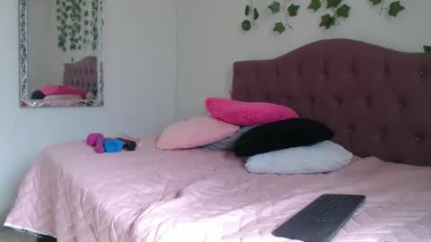 Snapshot of linda_581 chatting on September 14, 2025, 8:08 pm linda online show from September 14, 2025, 8:08 pm