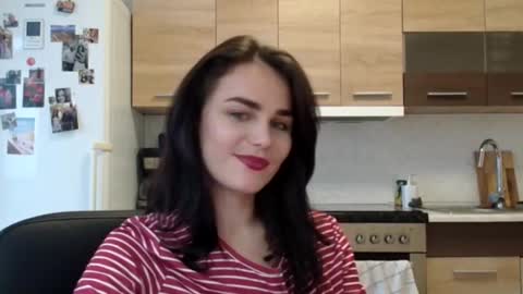 Snapshot of linda_aa chatting on October 7, 2025, 2:58 pm Linda online show from October 7, 2025, 2:58 pm