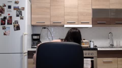 Snapshot of linda_aa chatting on October 29, 2025, 8:10 pm Linda online show from October 29, 2025, 8:10 pm