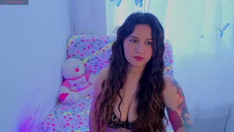Snapshot of linda_bellucci374516 chatting on April 19, 2026, 10:23 pm Linda online show from April 19, 2026, 10:23 pm