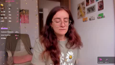 Giggles  online show from December 3, 2025, 2:26 pm