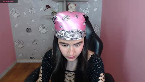 Linda  online show from December 12, 2024, 5:37 pm