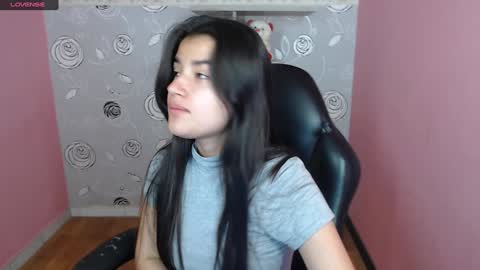 Linda  online show from December 20, 2024, 1:22 pm