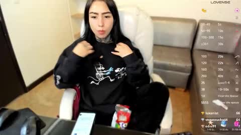 Lindaa maria  online show from October 11, 2025, 9:08 am