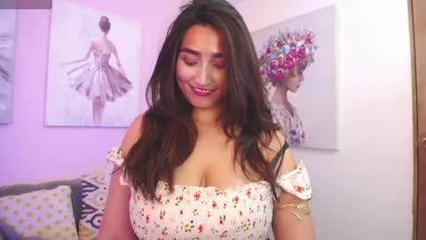 Maria Paula online show from March 4, 2025, 3:15 pm