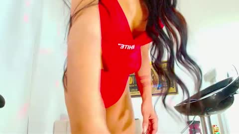 Snapshot of linda_xx90 chatting on January 5, 2025, 3:32 am LAURA RAMIREZ online show from January 5, 2025, 3:32 am