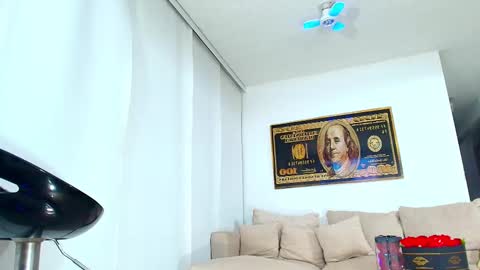 Snapshot of linda_xx90 chatting on March 12, 2025, 4:51 am LAURA RAMIREZ online show from March 12, 2025, 4:51 am