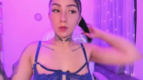 Snapshot of lindaa_miller chatting on January 2, 2025, 4:30 am linda miller online show from January 2, 2025, 4:30 am