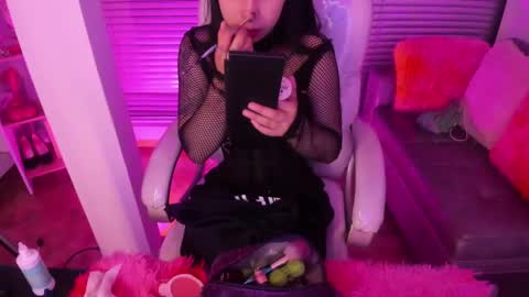 Snapshot of lindaa_miller chatting on February 12, 2025, 3:51 am linda miller online show from February 12, 2025, 3:51 am