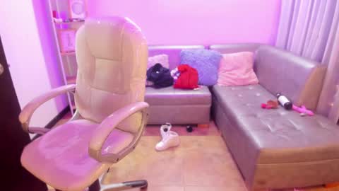 Snapshot of lindaa_miller chatting on March 1, 2025, 3:53 am linda miller online show from March 1, 2025, 3:53 am