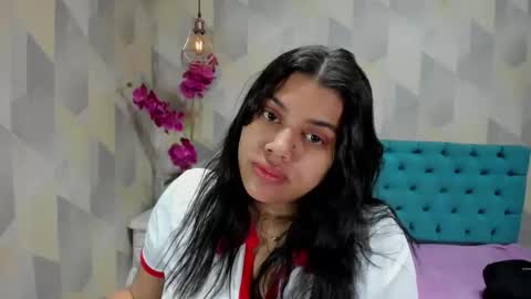    online show from October 21, 2025, 3:02 pm