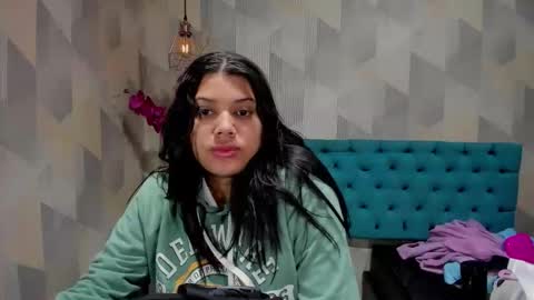    online show from October 26, 2025, 12:44 pm