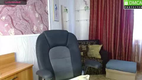 LindaErnestine online show from November 10, 2025, 11:09 am