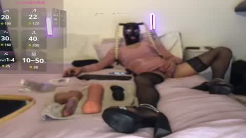 lindafrombehind online show from April 25, 2026, 6:27 pm