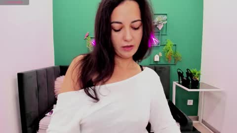 Linda online show from November 28, 2025, 1:41 am