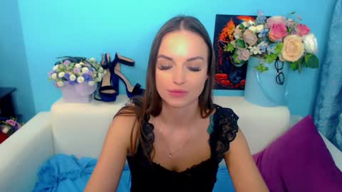 Snapshot of lindaliiii chatting on December 12, 2024, 6:57 am Linda online show from December 12, 2024, 6:57 am