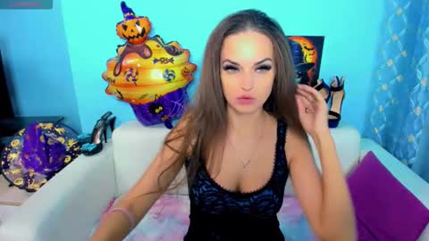 Snapshot of lindaliiii chatting on November 1, 2025, 2:13 am Linda online show from November 1, 2025, 2:13 am