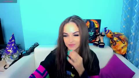 Snapshot of lindaliiii chatting on November 13, 2025, 3:05 am Linda online show from November 13, 2025, 3:05 am