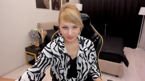 lindasandy online show from October 13, 2025, 6:13 am