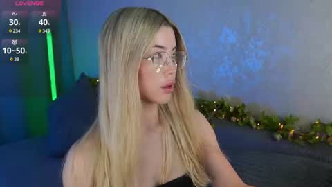Snapshot of lindathackerr chatting on July 21, 2026, 9:55 am Linda online show from July 21, 2026, 9:55 am