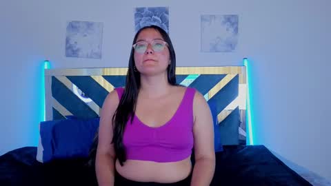 lindavega_ online show from September 12, 2025, 3:34 pm